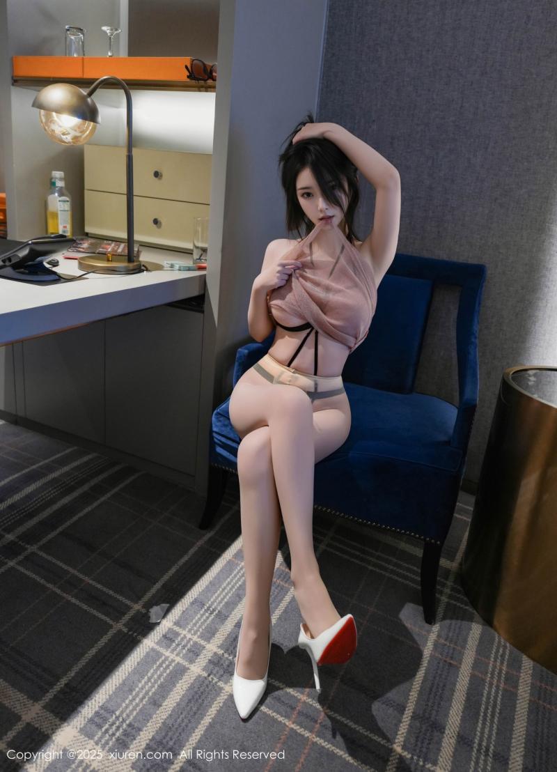 秀人网 [XIUREN] 2025.09.12 烧烧小桃